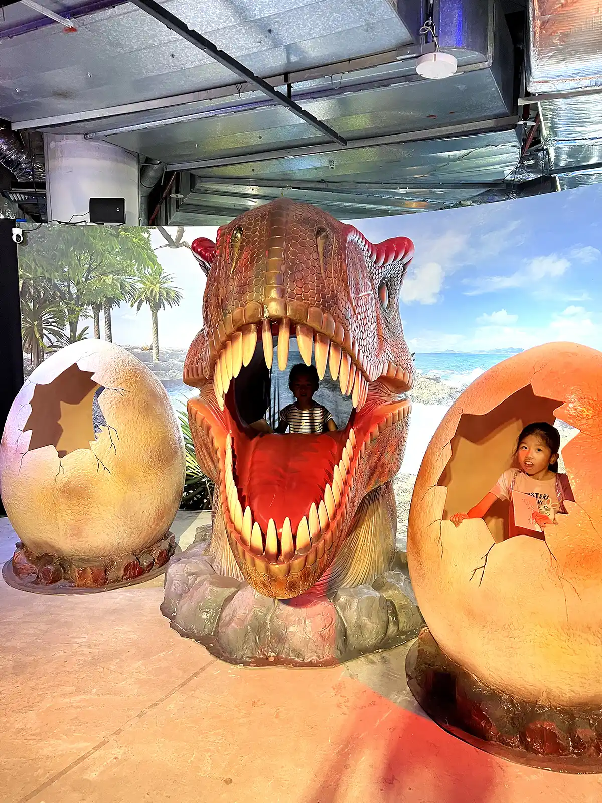 Roar! Dinosaur Adventure Park 2.0